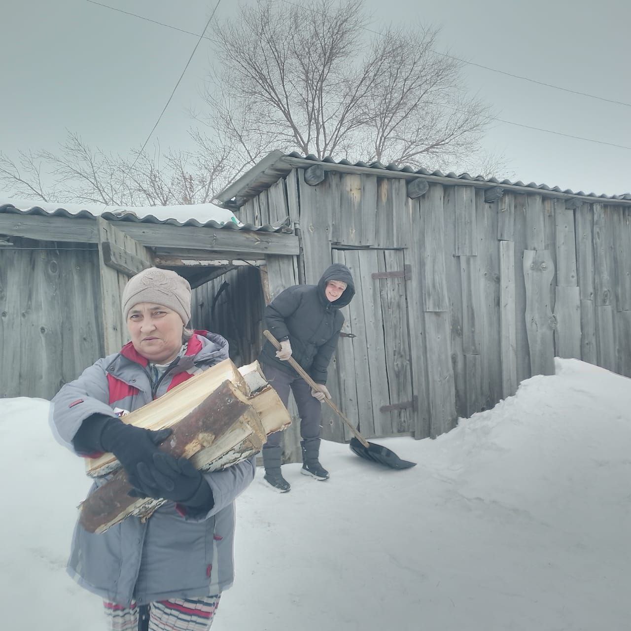 Помощь пожилым людям бригадным подрядом